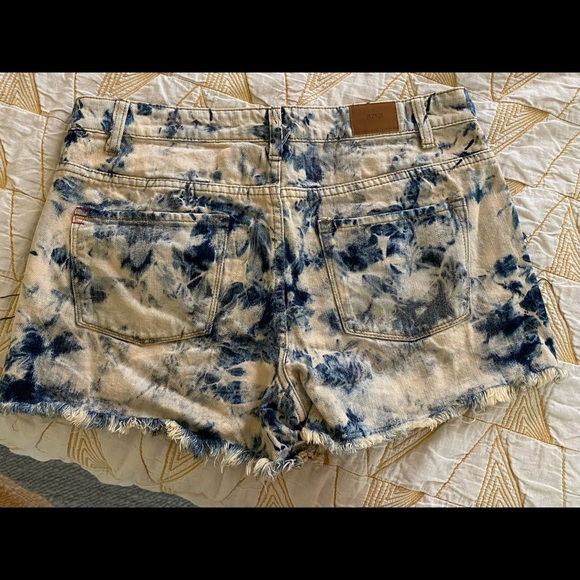 Festival BDG Shorts - Picture 2 of 3